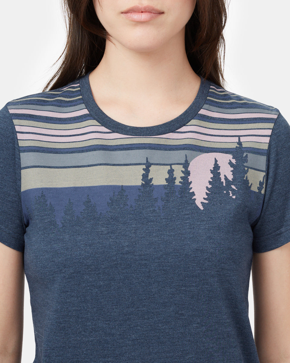 Vintage-style Juniper Graphic T-Shirt for Fall