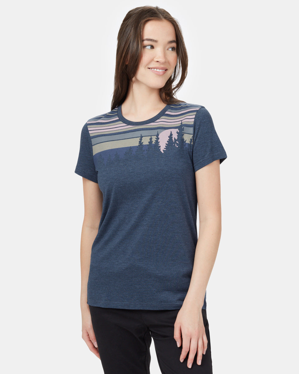 Vintage-style Juniper Graphic T-Shirt for Fall