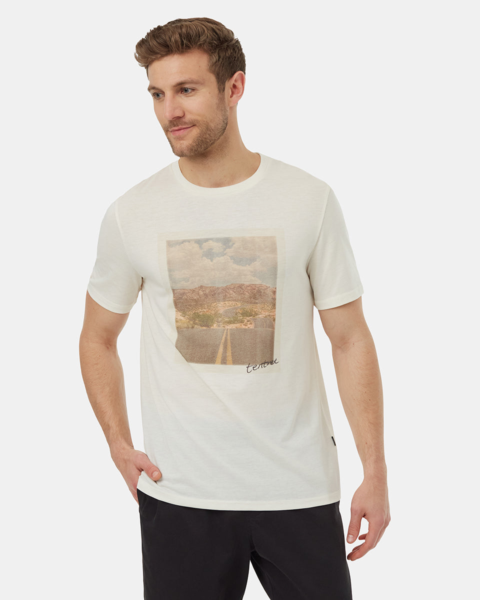Vintage Retro Style Photo Print T-Shirt for Fashion Enthusiasts