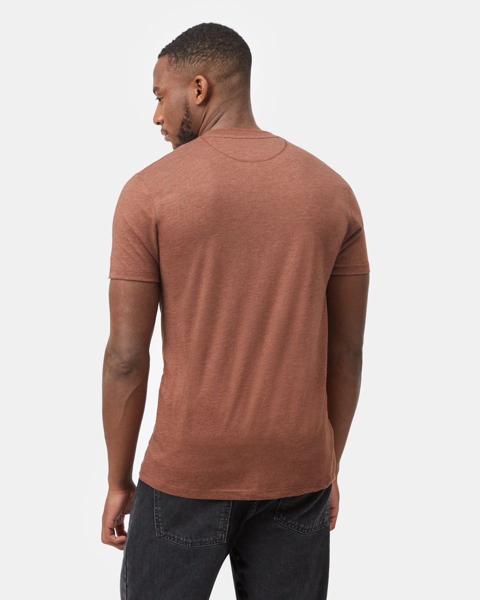 Sustainable Bear Claw Graphic T-Shirt for Comfortable Wear
