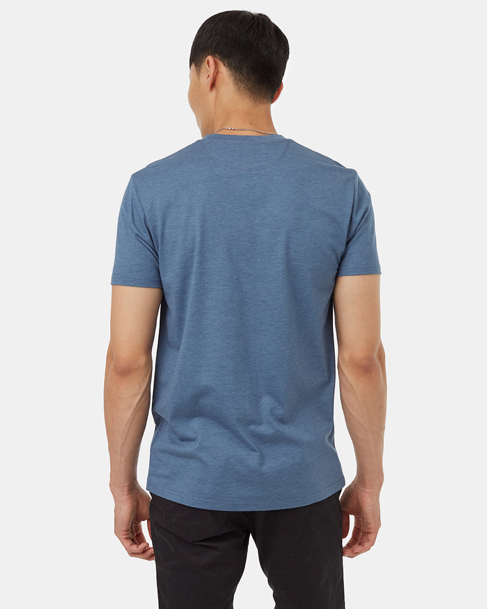 Adventurous Sasquatch Graphic T-Shirt for Outdoor Enthusiasts