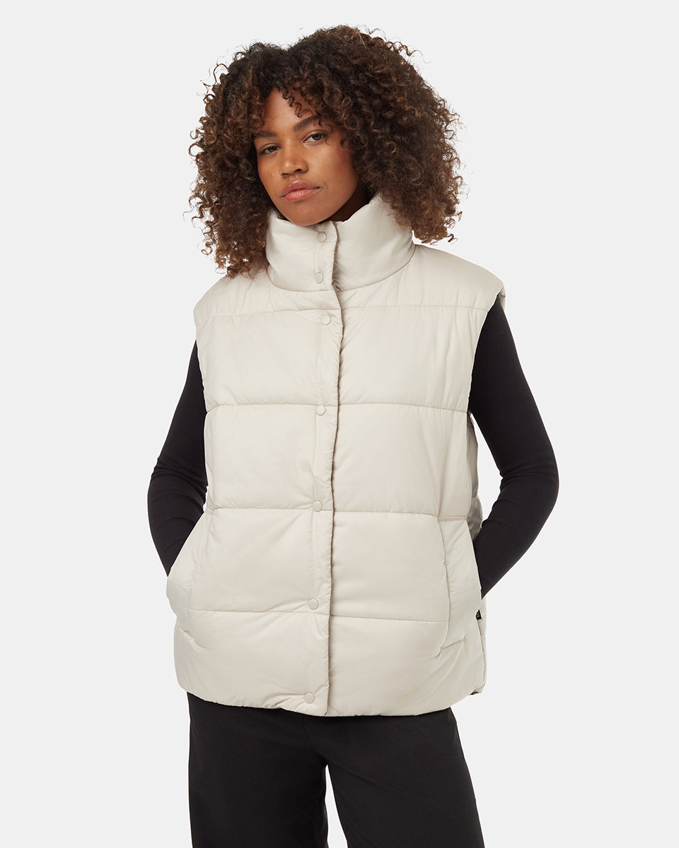 Reversible Oversized Cloud Shell Style Vest for a Versatile Look