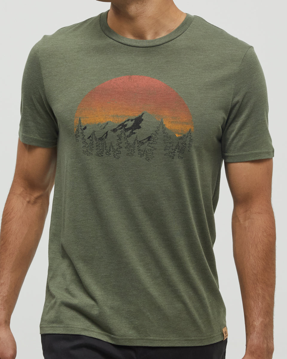 Soft and Sustainable Vintage-Inspired Sunset Graphic T-Shirt