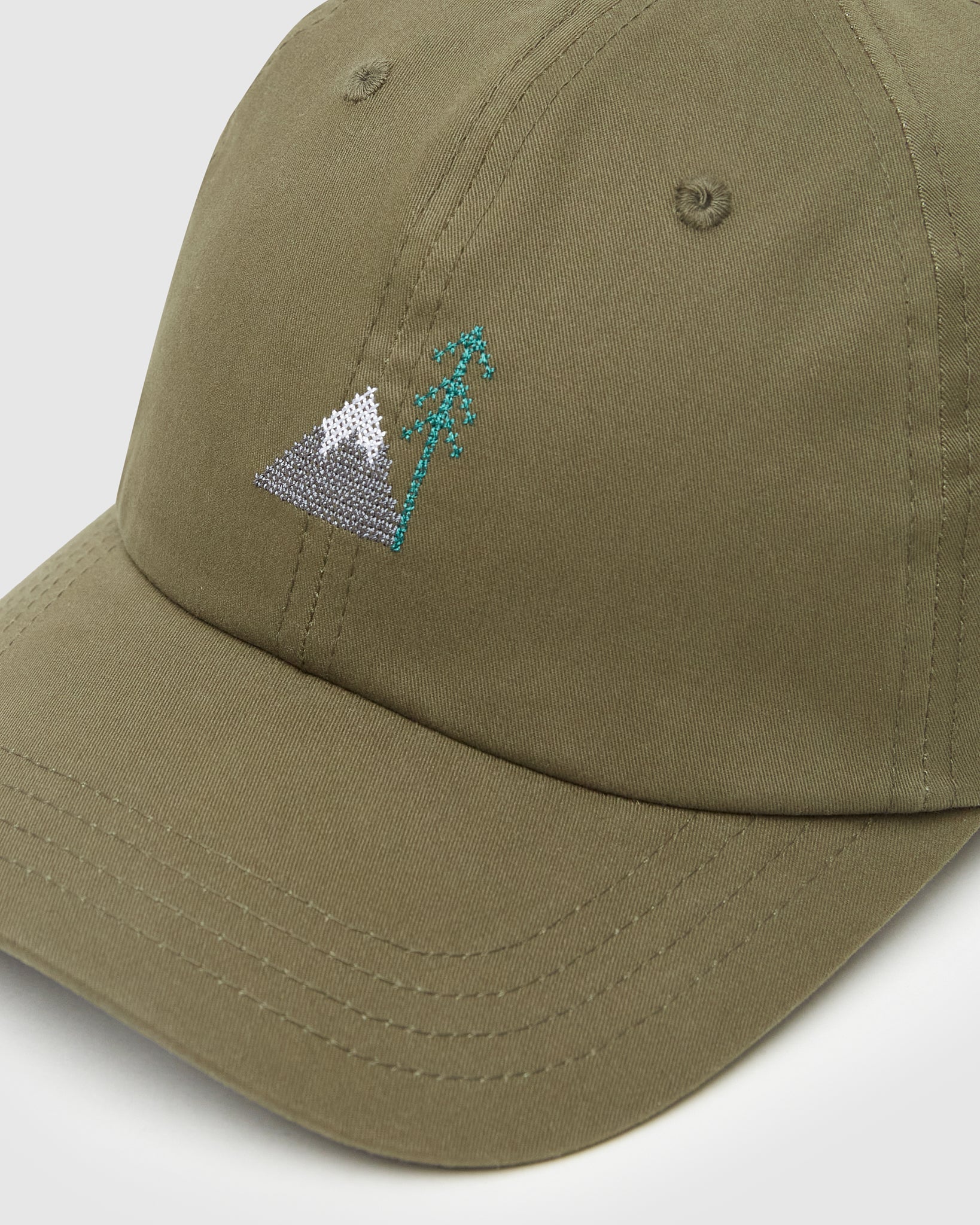 Versatile Embroidery Peaked Cap for Outdoor Adventures